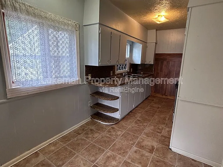 5816 Vermont Ave — Photo 9