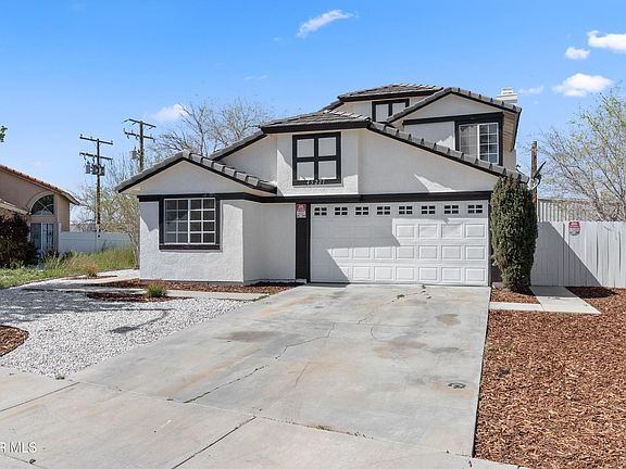 3rd image of 45221 Calico St