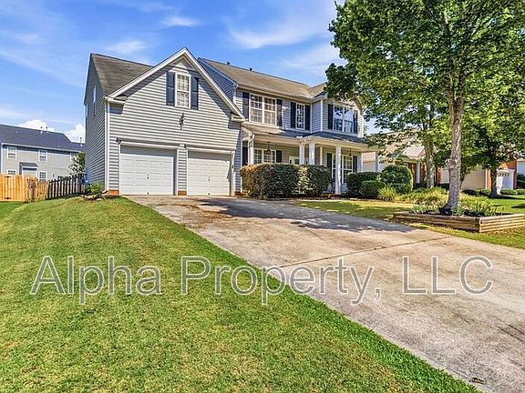 2nd image of 216 Edenberry Way