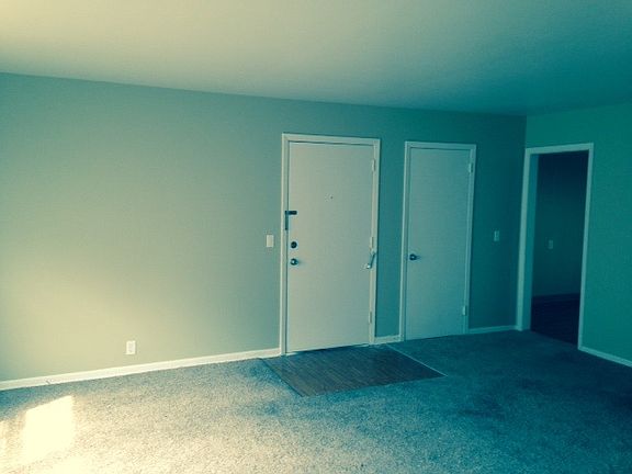 3rd image of 7702 Poppleton Plz APT 7