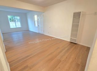 1885 Chestnut Ave #3, Long Beach, CA 90806