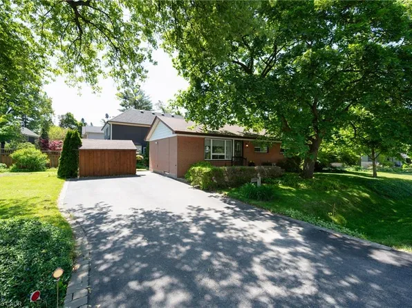 1304 Avon Cres, Oakville, ON L6J 2T7