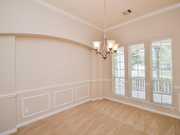 5th image of 6842 Sorrelwood Ln