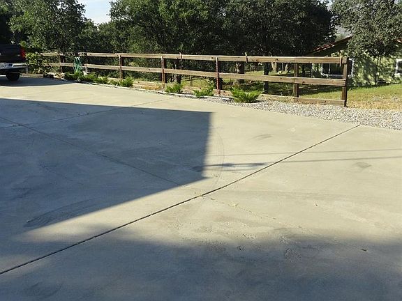 4th image of 21225 Hacienda Dr