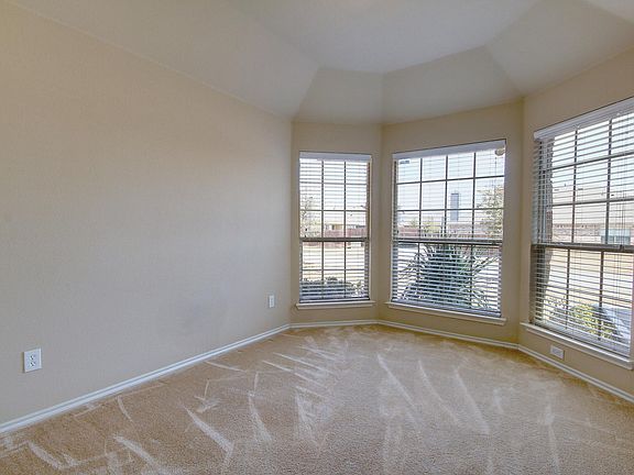 3rd image of 612 Byron Nelson Dr