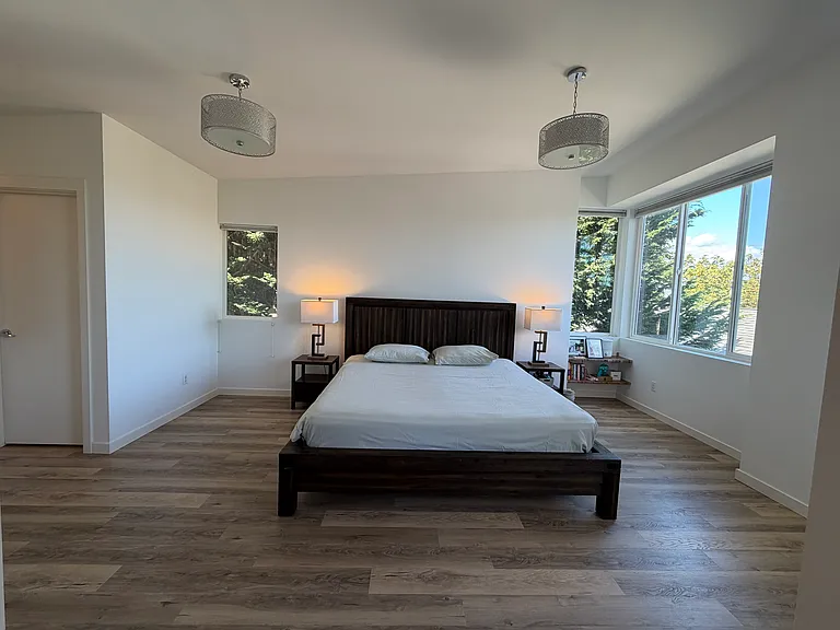 2304 W Lynn St — Photo 18