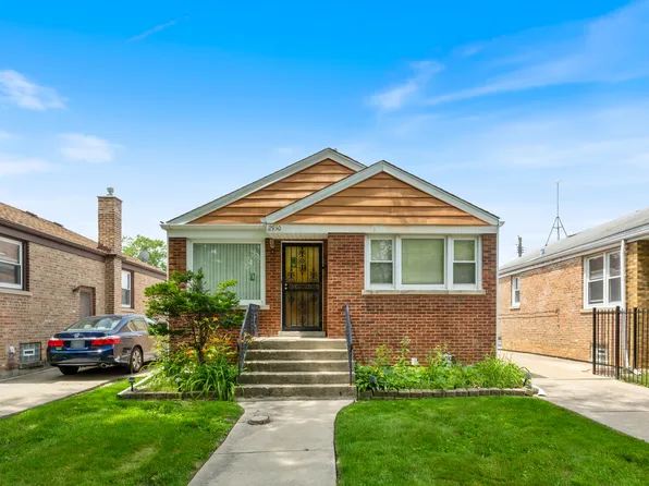 2930 N Kenosha Ave, Chicago, IL 60641
