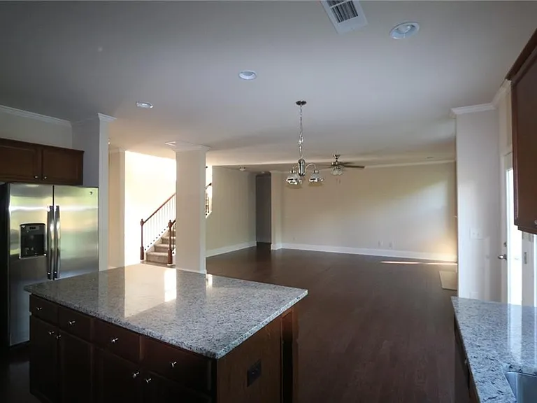 1610 Apple Blossom Dr — Photo 6