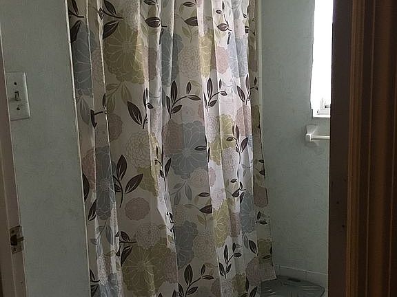 Upstairs bathroom 2