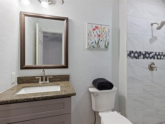2nd image of 3313 Meadow Oaks Dr