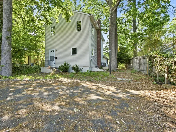 10 Woodland Lane, Huntington, NY 11743