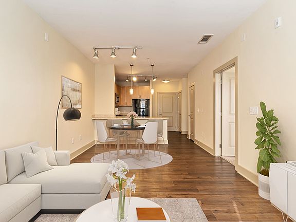 5th image of 210 11th Ave N #200-302