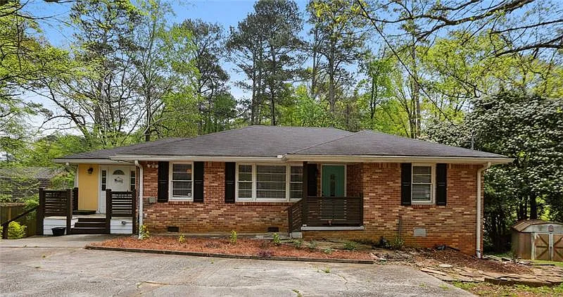 3 bed, 2000 sqft, $2,200 — Photo 2