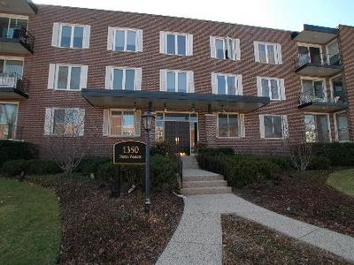1350 N Western Ave APT 101, Lake Forest, IL, 60045