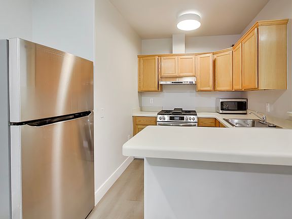 3rd image of 1266A Utah St #1266A