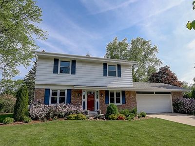 132 W Juniper Dr, Grafton, WI, 53024