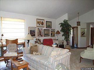 4th image of 9548 Lasalle Ln