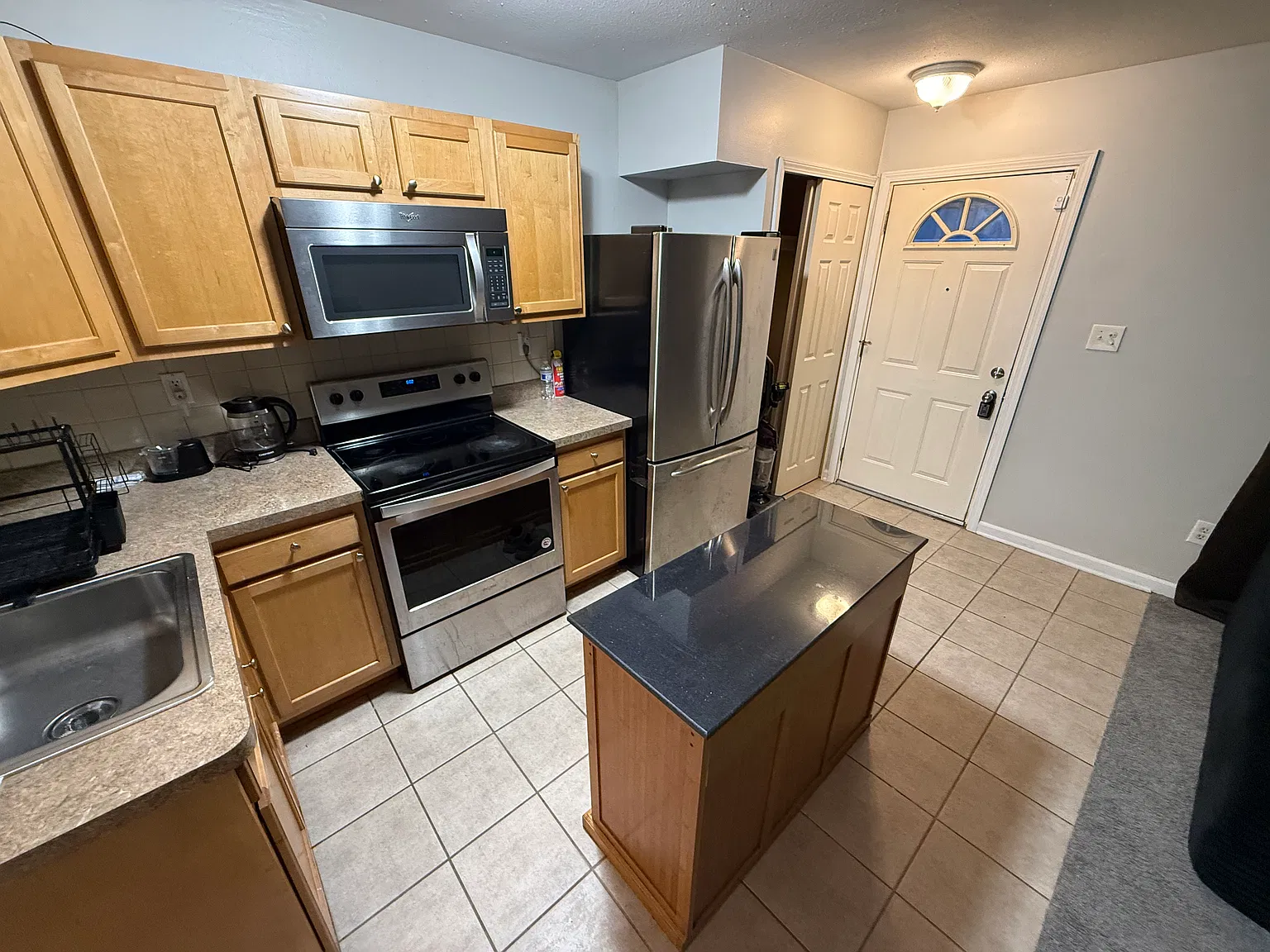 1 bed, 598 sqft, $1,000 — Photo 4