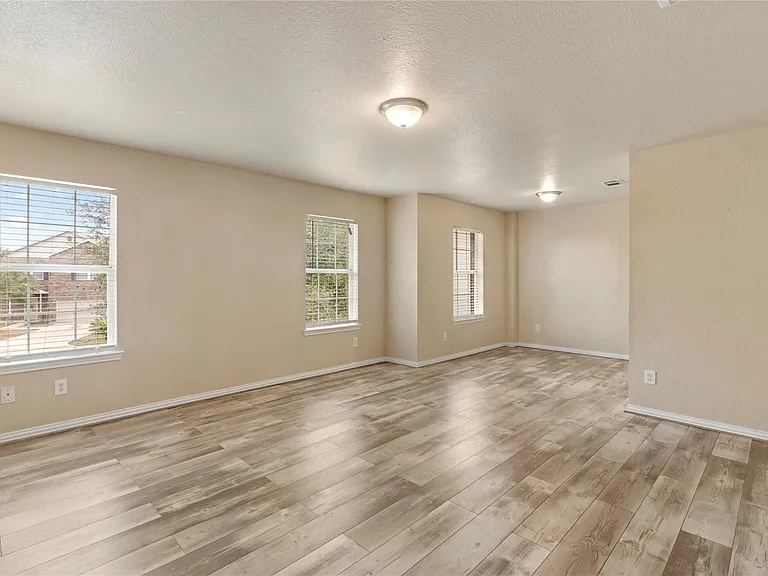 3611 Robwood Ct — Photo 10