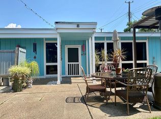 210 S 3rd St, Rockport, TX 78382