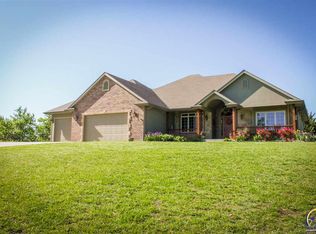5614 SW Quail Run Ct, Topeka, KS 66610