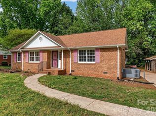 710 Twin Oaks Rd, Davidson, NC 28036