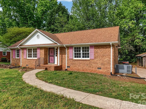 710 Twin Oaks Rd, Davidson, NC 28036