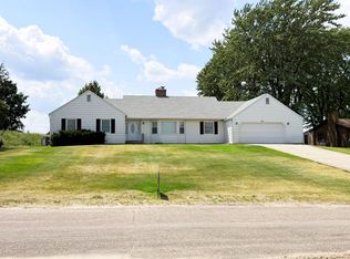 817 Skyline Dr, Bassett, NE 68714