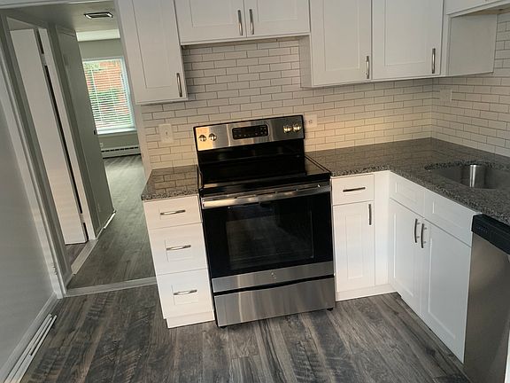 2nd image of 2110 W Farragut Ave APT H2