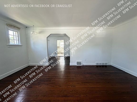 3rd image of 15638 Evergreen Ave