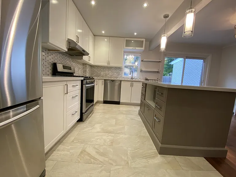 22 Lorindale Ave — Photo 9