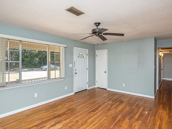 3rd image of 3525 Oakcalla Dr