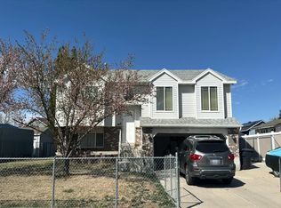 5724 W Sunview Dr, Kearns, UT 84118