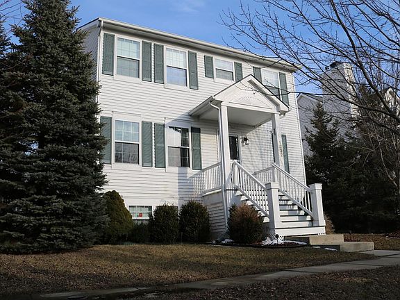 2nd image of 1332 Eisenhower Ln