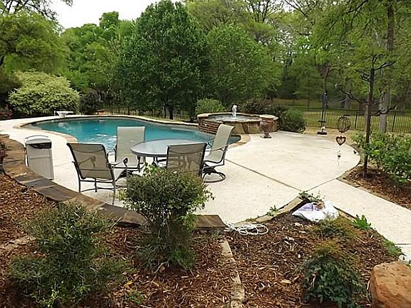 4th image of 30 Winding Hollow Ln