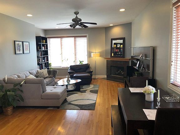 3rd image of 2250 W Chicago Ave Unit 203