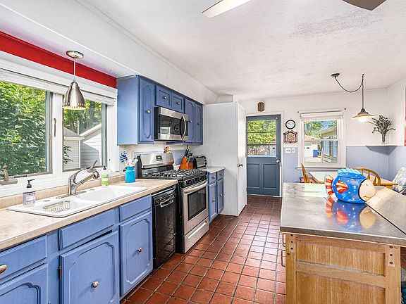 5th image of 1013 Tamara Dr