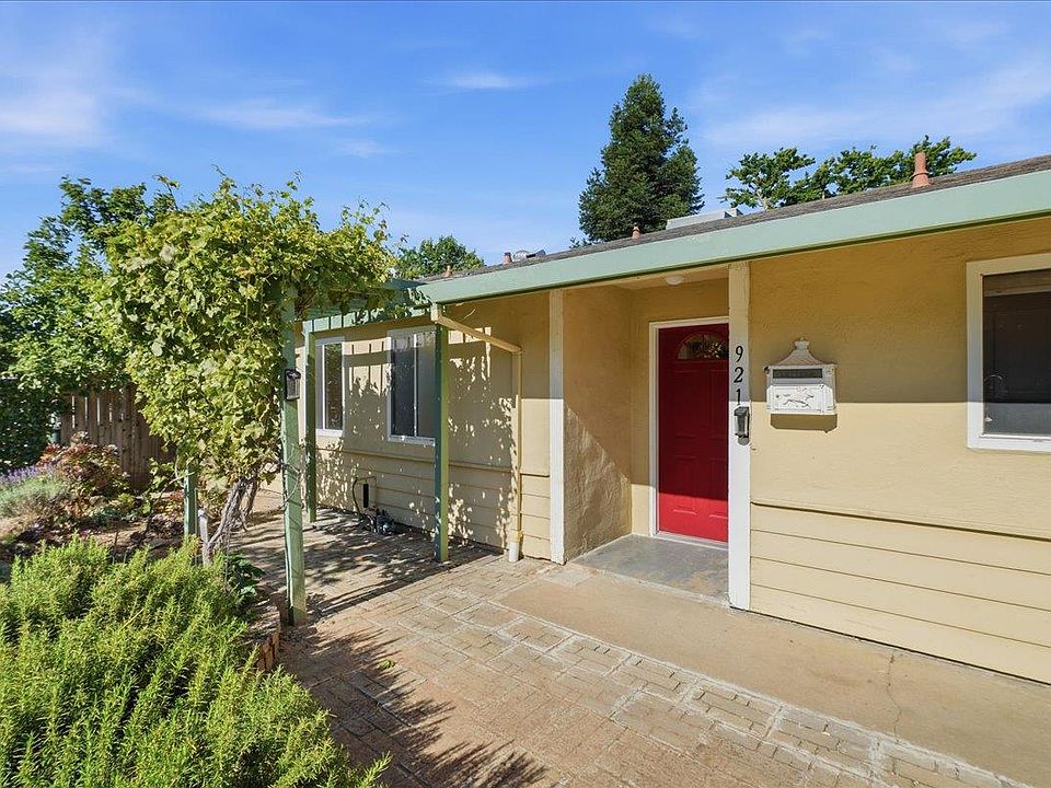 1st image of 921 Patricia Way