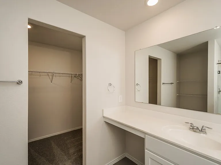 3325 Muenster Ave — Photo 10