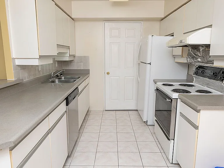 175 Bamburgh Cir #702 — Photo 12