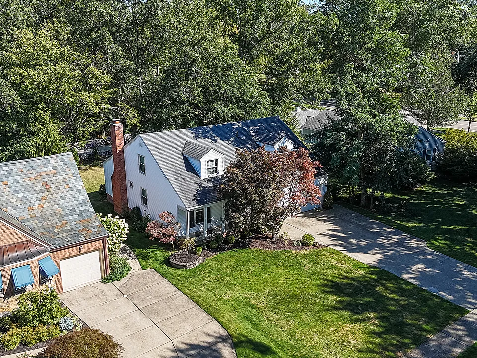 389 Lake Park Dr