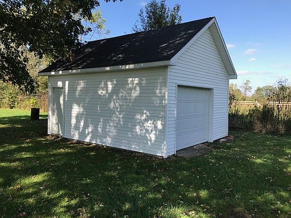 2nd image of 1812 E Delta Dr