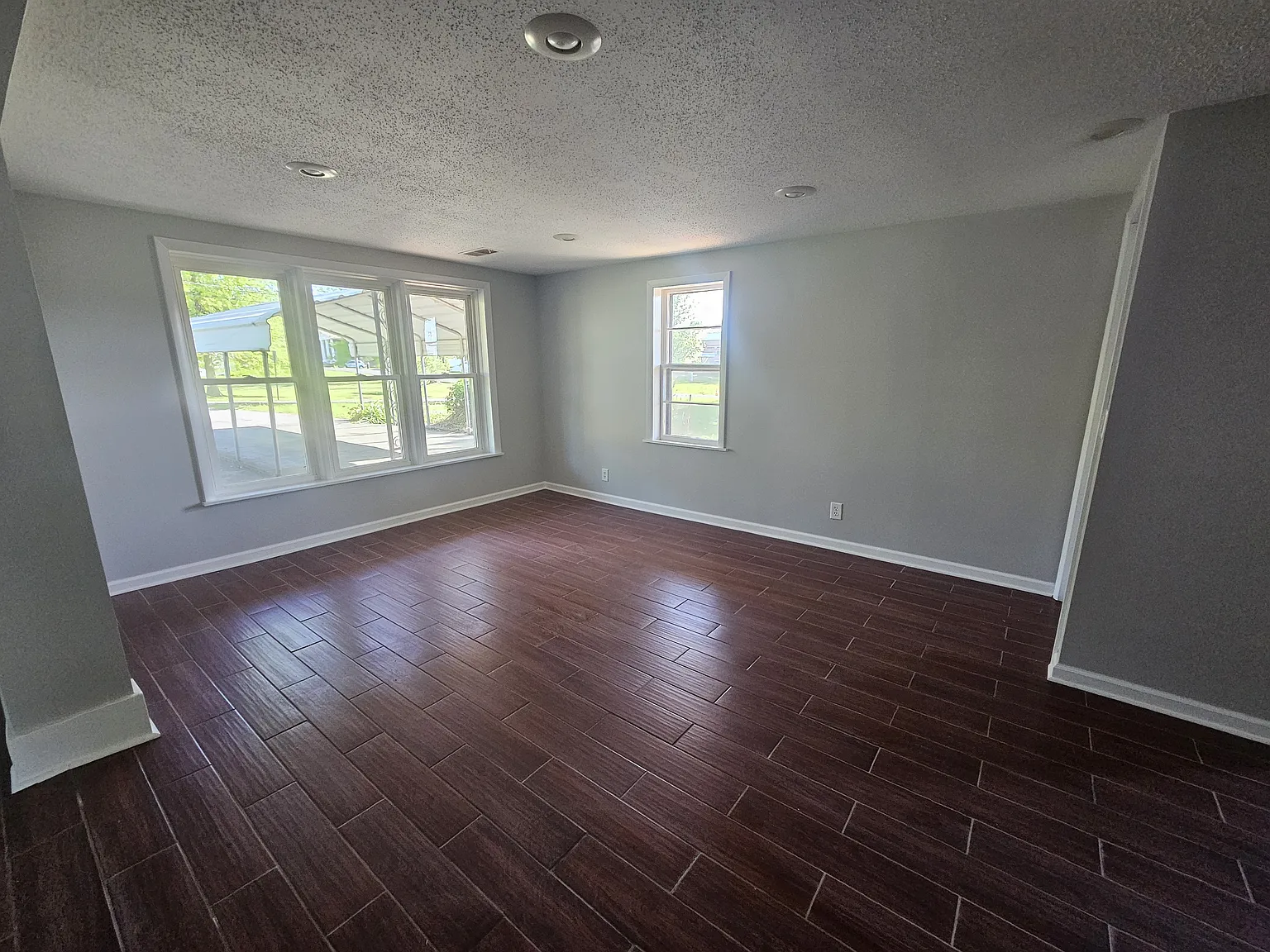 3 bed, 2475 sqft, $1,900 — Photo 4