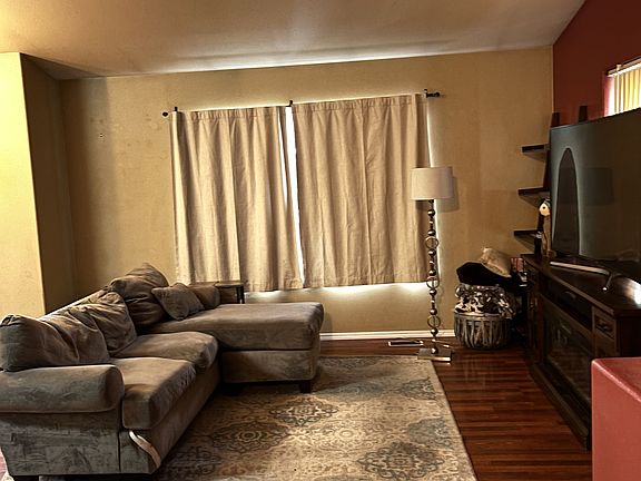 4th image of 1122 Covington Ct