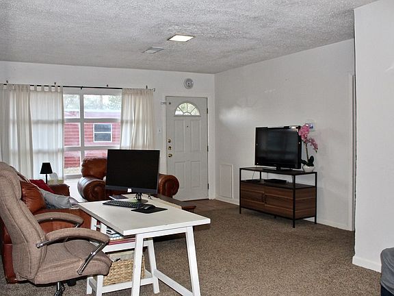 4th image of 1305 E Parker Ave