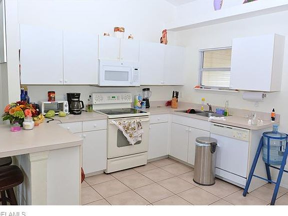 4th image of 11082 Dean St