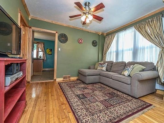 5th image of 6827 Auburn Ave