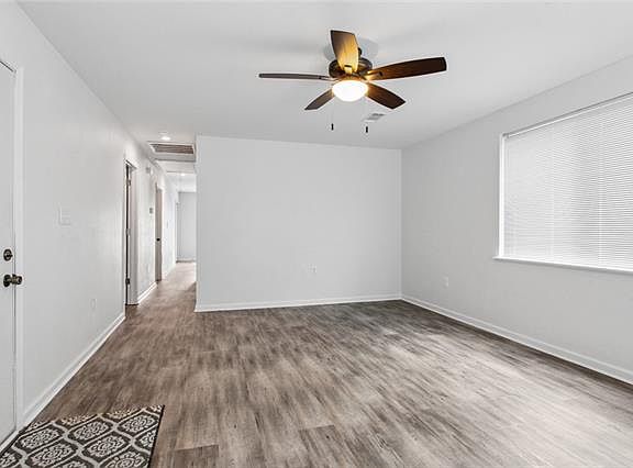 3rd image of 124 26th St