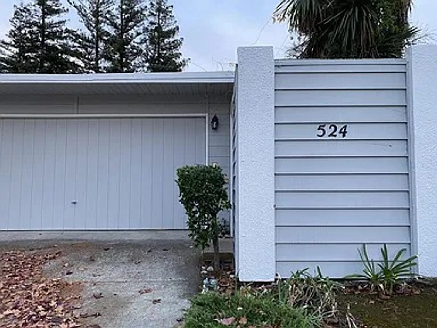 Sunnyvale - Beautiful update home in Desirable Neighborhood close to desirable Cupertino schools... — Photo 2