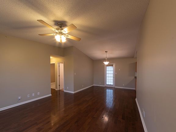 2nd image of 1017 Waterford Cir